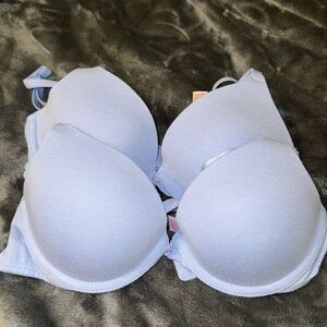 2 32A bras